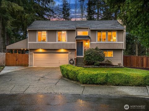 Photo of 15215 SE 179th St St, Renton, WA 98058 (MLS # 2507056)
