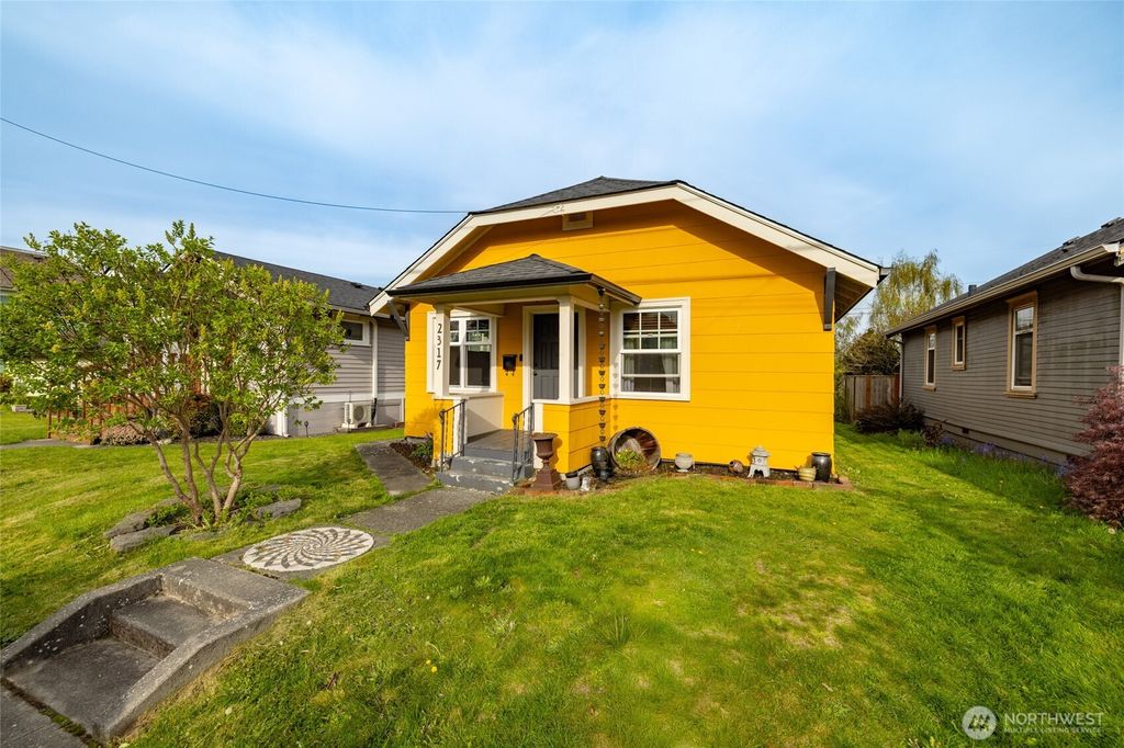 Photo of 2317 Fulton Street, Everett, WA 98201 (MLS # 2509492)