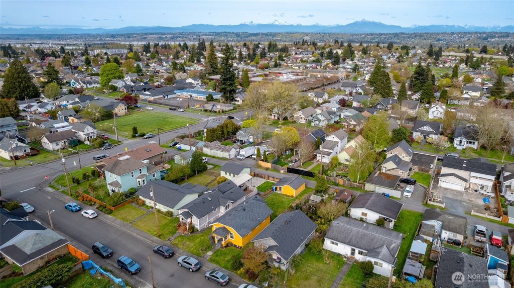 Photo of 2317 Fulton Street, Everett, WA 98201 (MLS # 2509492)