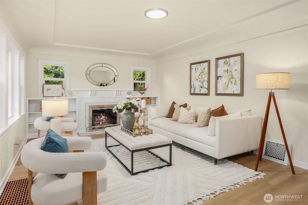 Photo of 2223 NE 125th Street, Seattle, WA 98125 (MLS # 2406779)