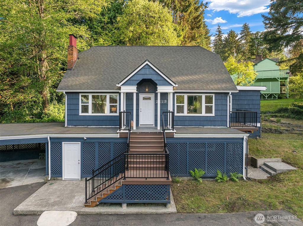 Photo of 2223 NE 125th Street, Seattle, WA 98125 (MLS # 2406779)