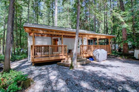 Photo of 299 6 Schinn Canyon Drive, Deming, WA 98244 (MLS # 2338261)