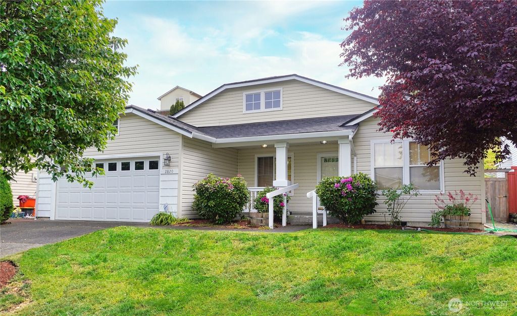 Photo of 2820 V Court SE, Auburn, WA 98002 (MLS # 2380459)