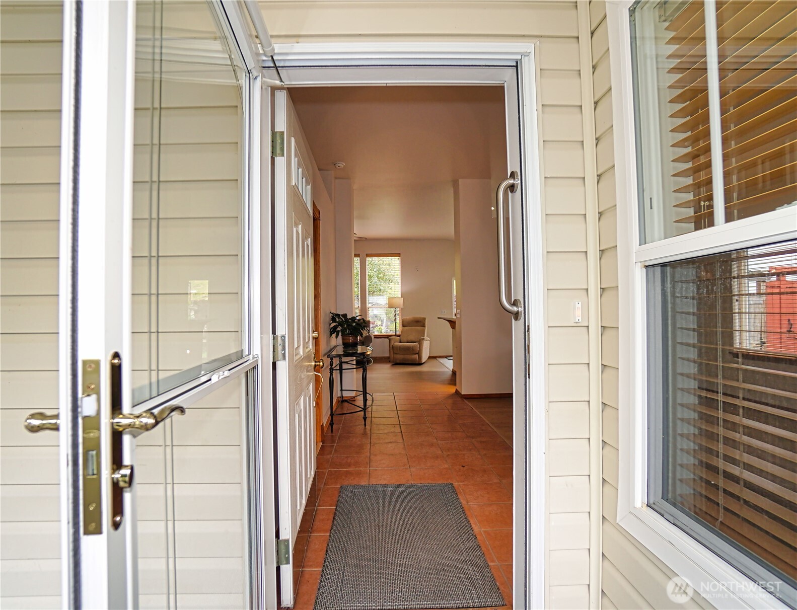 2820 V Court SE