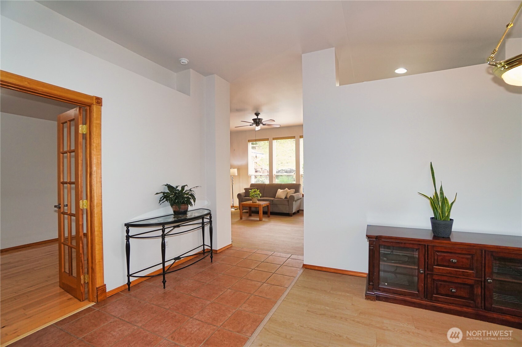 2820 V Court SE