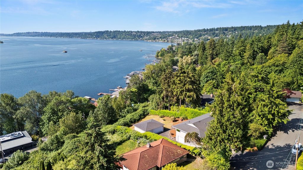 Photo of 5669 NE 180th Street, Kenmore, WA 98028 (MLS # 2387518)