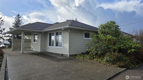 Photo of 600 Washington Court, Hoquiam, WA 98550 (MLS # 2440095) Photo of 600 Washington Court, Hoquiam, WA 98550 (MLS # 2440095)