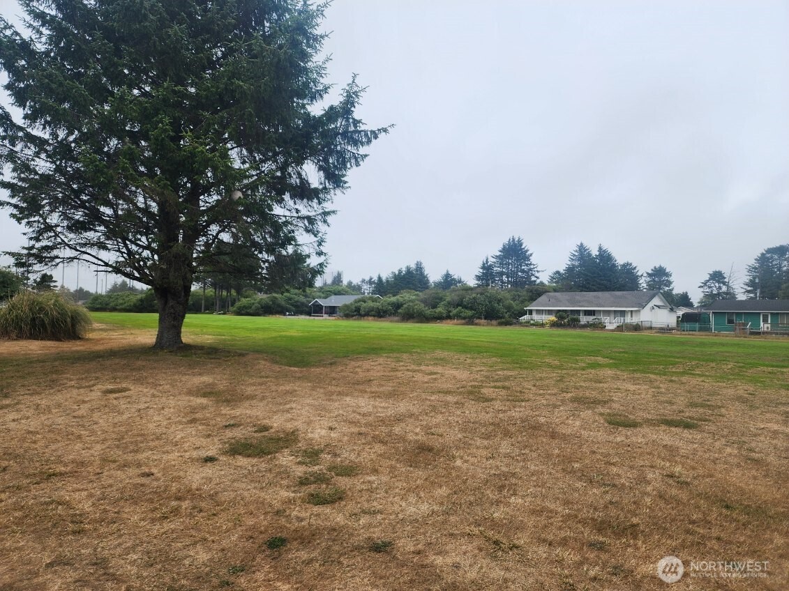 442 Canal Drive NE
