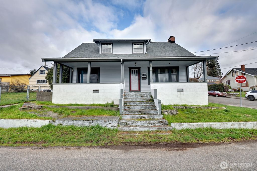 Photo of 514 Shore Drive, Bremerton, WA 98310 (MLS # 2468384)