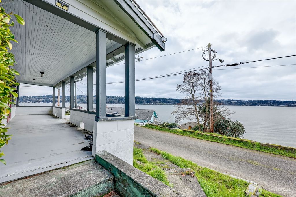 Photo of 514 Shore Drive, Bremerton, WA 98310 (MLS # 2468384)
