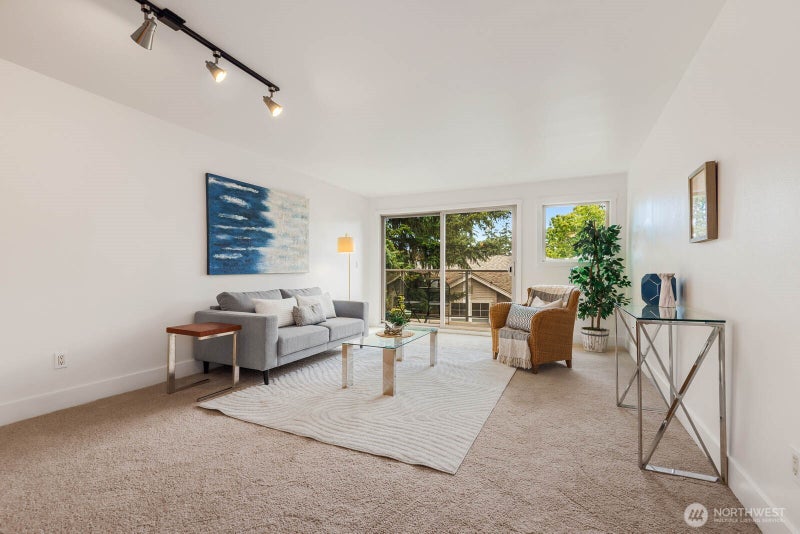 8503 Bowdoin Way 201