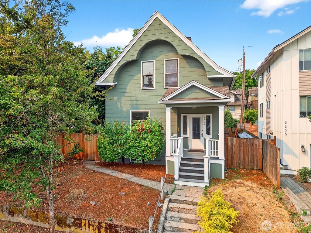 Photo of 5253 Brooklyn Avenue NE, Seattle, WA 98105 (MLS # 2433597)