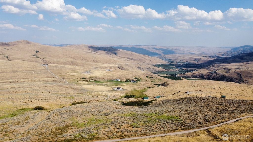 Photo of 0 Curly Horse Drive, Pateros, WA 98846 (MLS # 2478018)