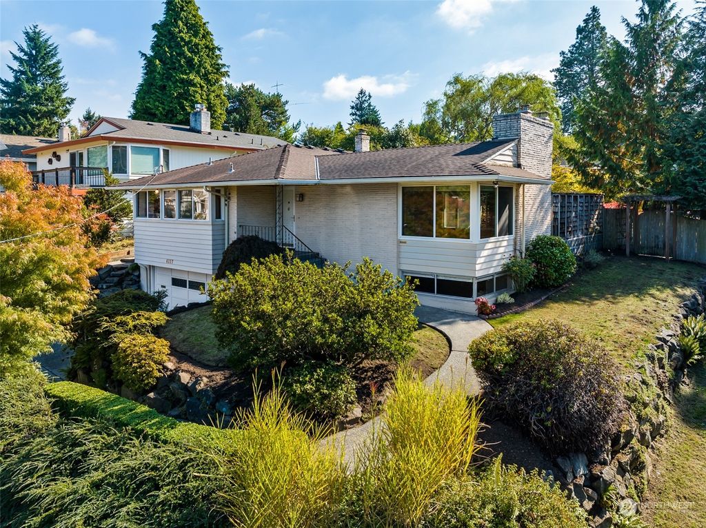 Photo of 4117 SW Austin Street, Seattle, WA 98136 (MLS # 2169617)