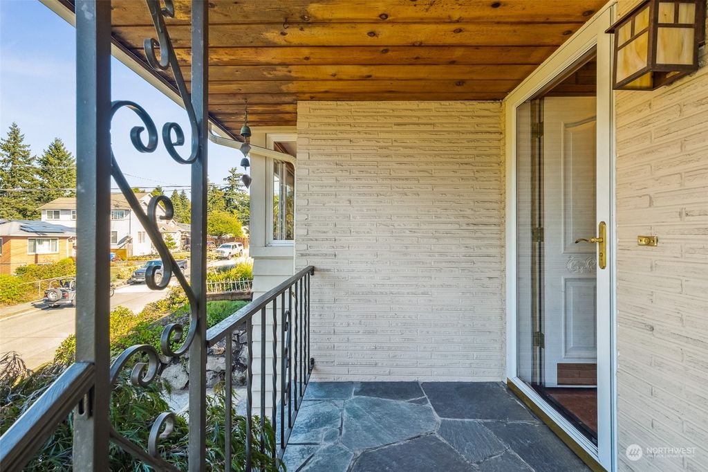 Photo of 4117 SW Austin Street, Seattle, WA 98136 (MLS # 2169617)