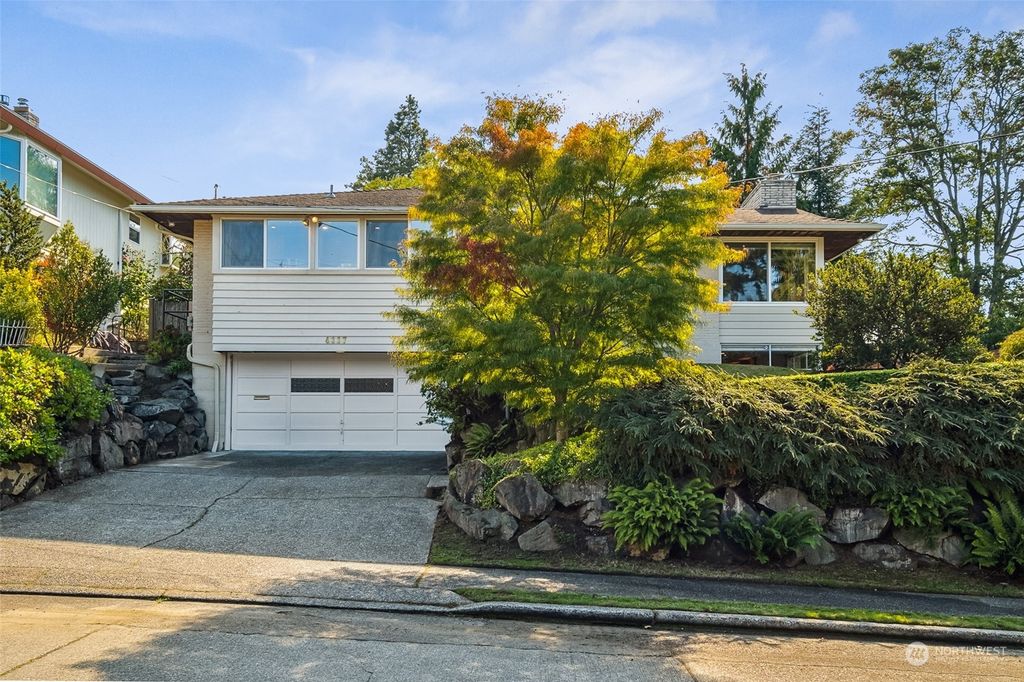 Photo of 4117 SW Austin Street, Seattle, WA 98136 (MLS # 2169617)