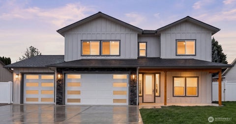 Photo of 857 NE Tyler Place, East Wenatchee, WA 98802 (MLS # 2560131)