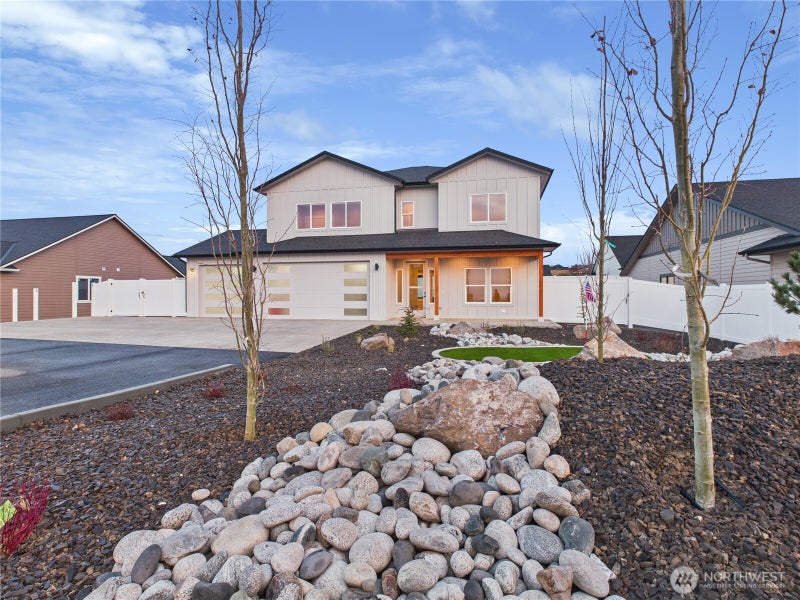 857 NE Tyler Place