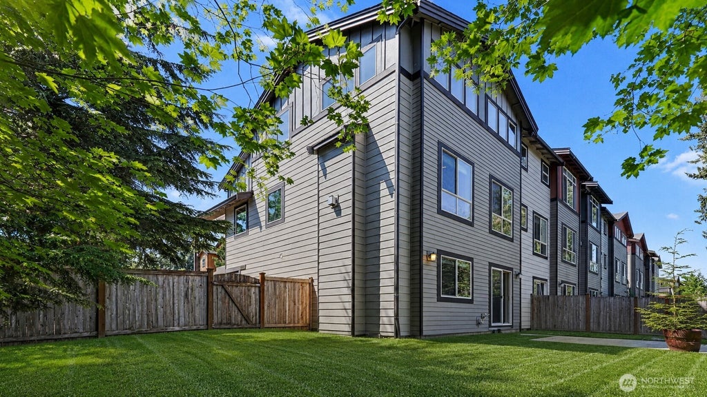 Photo of 16533 2nd Park SE, Bothell, WA 98012 (MLS # 2587699)