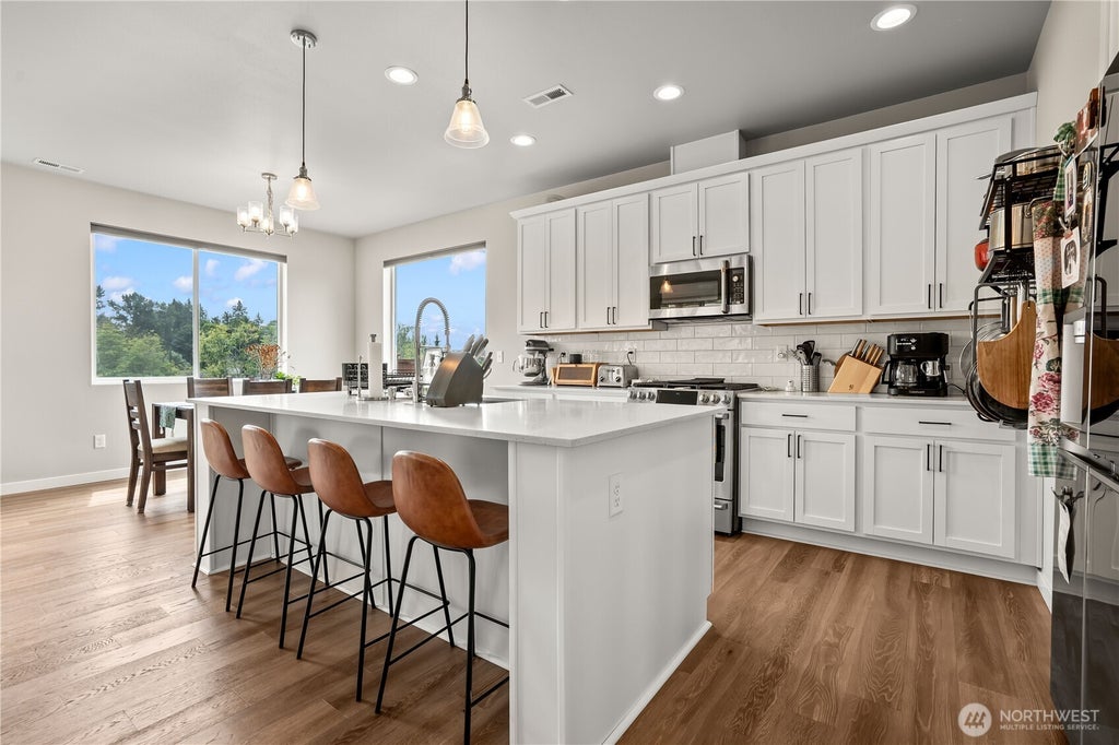 Photo of 7026 61st Place NE, Marysville, WA 98270 (MLS # 2557214)