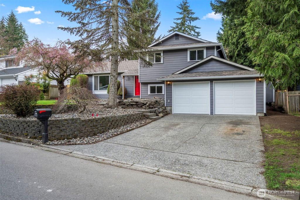 Photo of 32935 33rd Avenue SW, Federal Way, WA 98023 (MLS # 2354499)