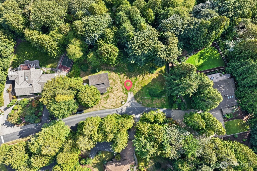Photo of 16005 NE 51st Street, Redmond, WA 98052 (MLS # 2586928)