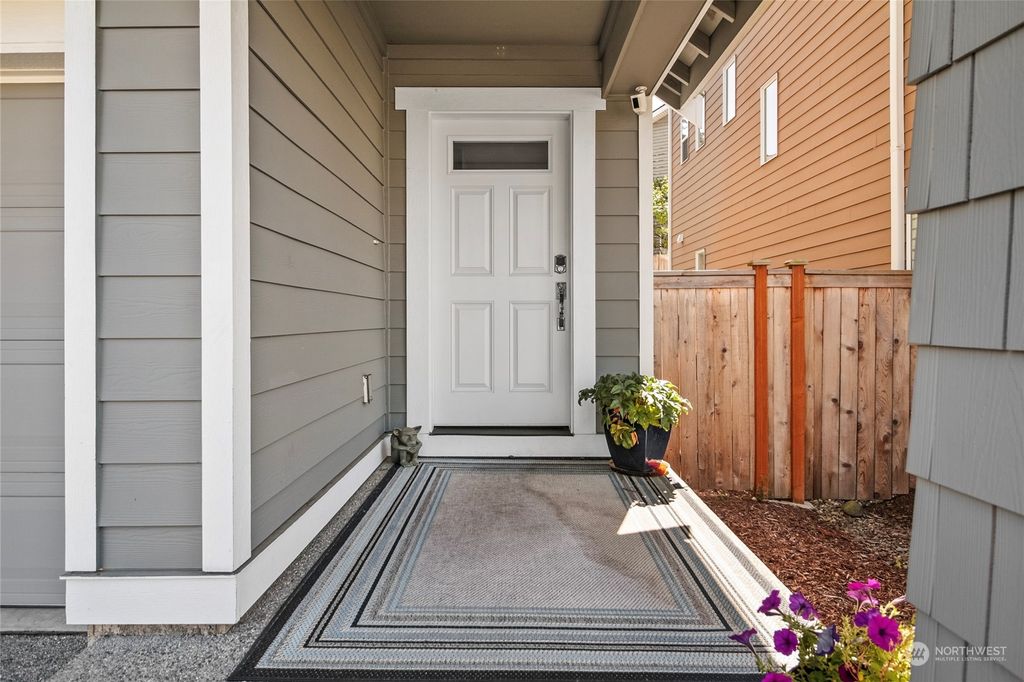 Photo of 1212 141st Place SW, Lynnwood, WA 98087 (MLS # 2221195)