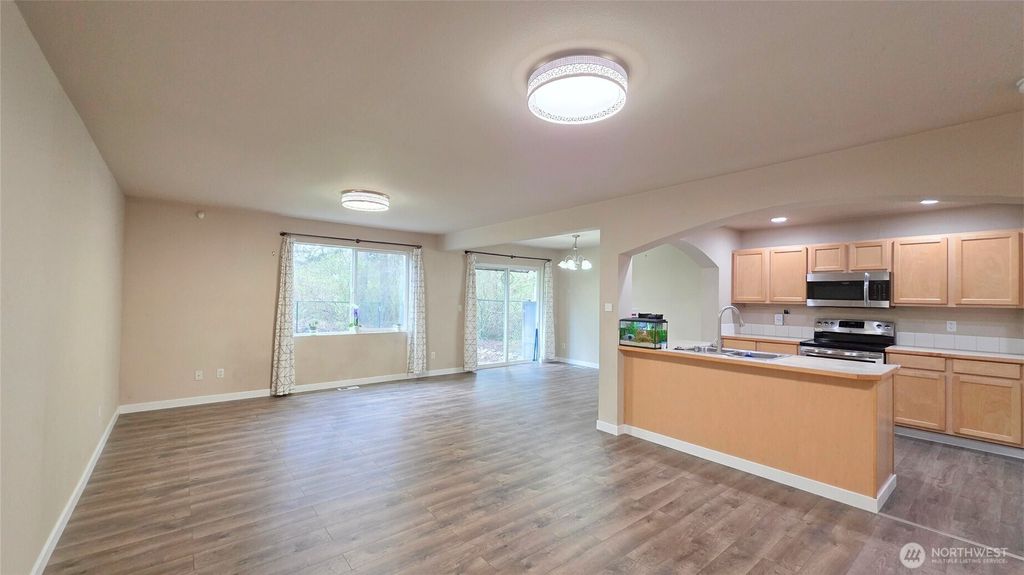 Photo of 17933 73rd Avenue E, Puyallup, WA 98375 (MLS # 2512090)