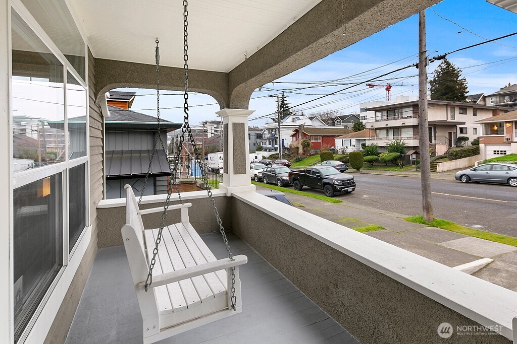 3936 Woodland Park Avenue N