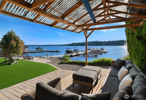 Photo of 4889 Forest Avenue SE, Mercer Island, WA 98040 (MLS # 2540446)