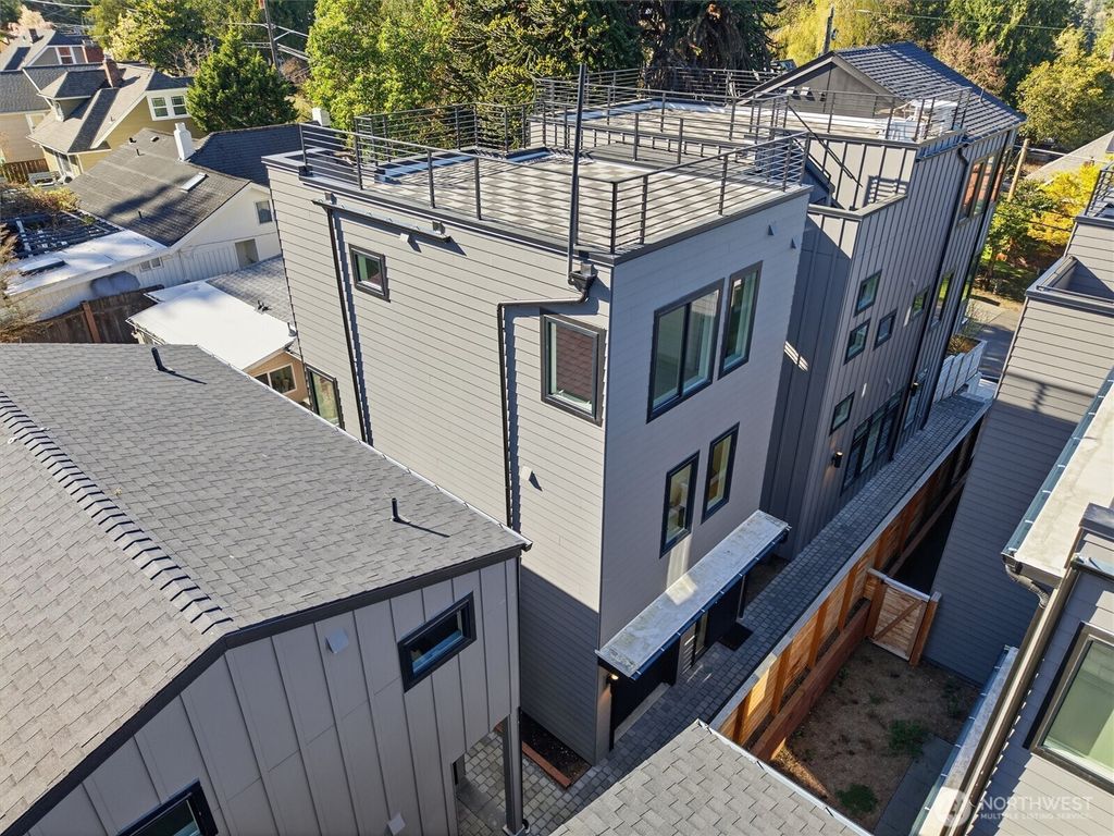 Photo of 1255 NE 100th Street, Seattle, WA 98125 (MLS # 2475055)