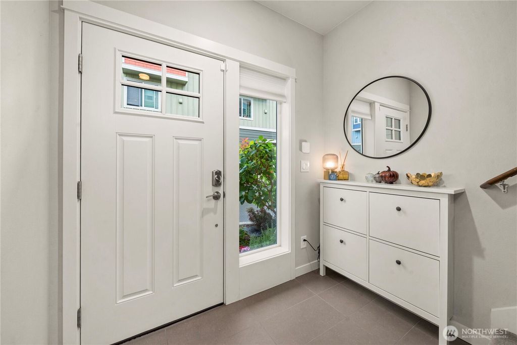 Photo of 23000 NE 8th St #E5, Sammamish, WA 98074 (MLS # 2440260)