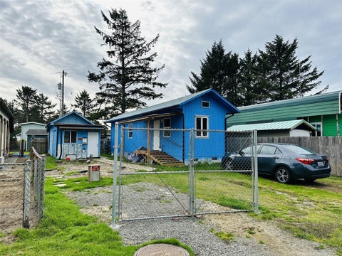 Photo of 127 Victoria Loop NE, Ocean Shores, WA 98569 (MLS # 2595014)