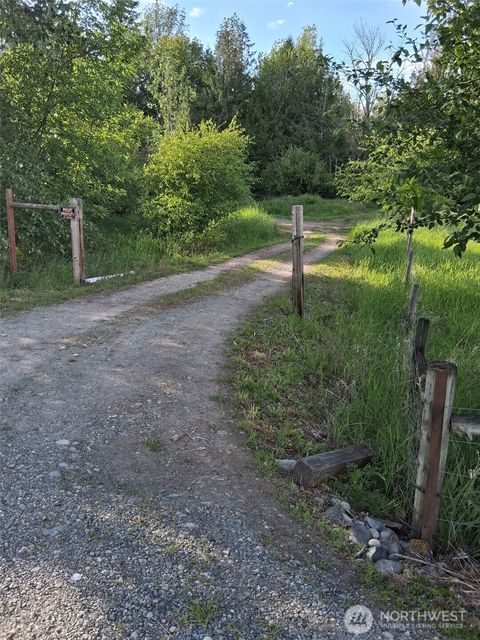 Photo of 15249 Martinson Road SE, Yelm, WA 98597 (MLS # 2531585)