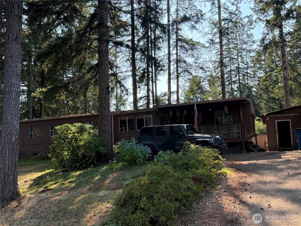 Photo of 190 NE Caption Hook Drive, Belfair, WA 98528 (MLS # 2569920)