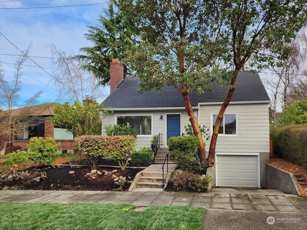 Photo of 808 W Armour Street, Seattle, WA 98119 (MLS # 2205018)
