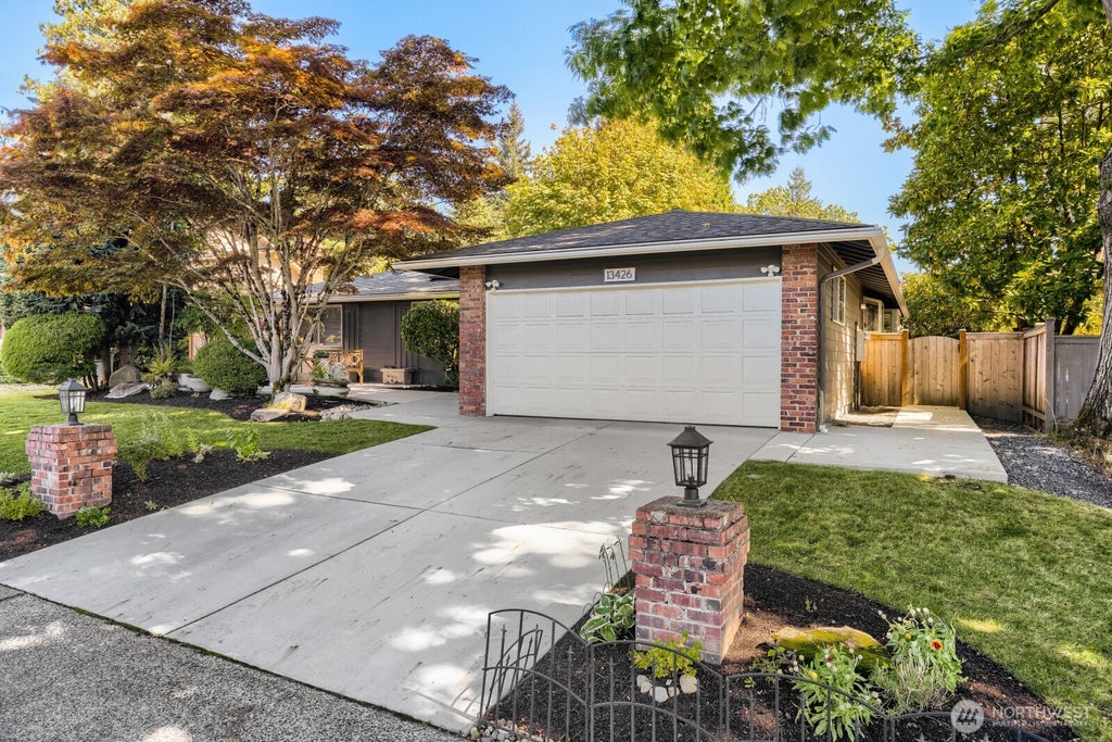 Photo of 13426 117th Avenue NE, Kirkland, WA 98034 (MLS # 2582050)