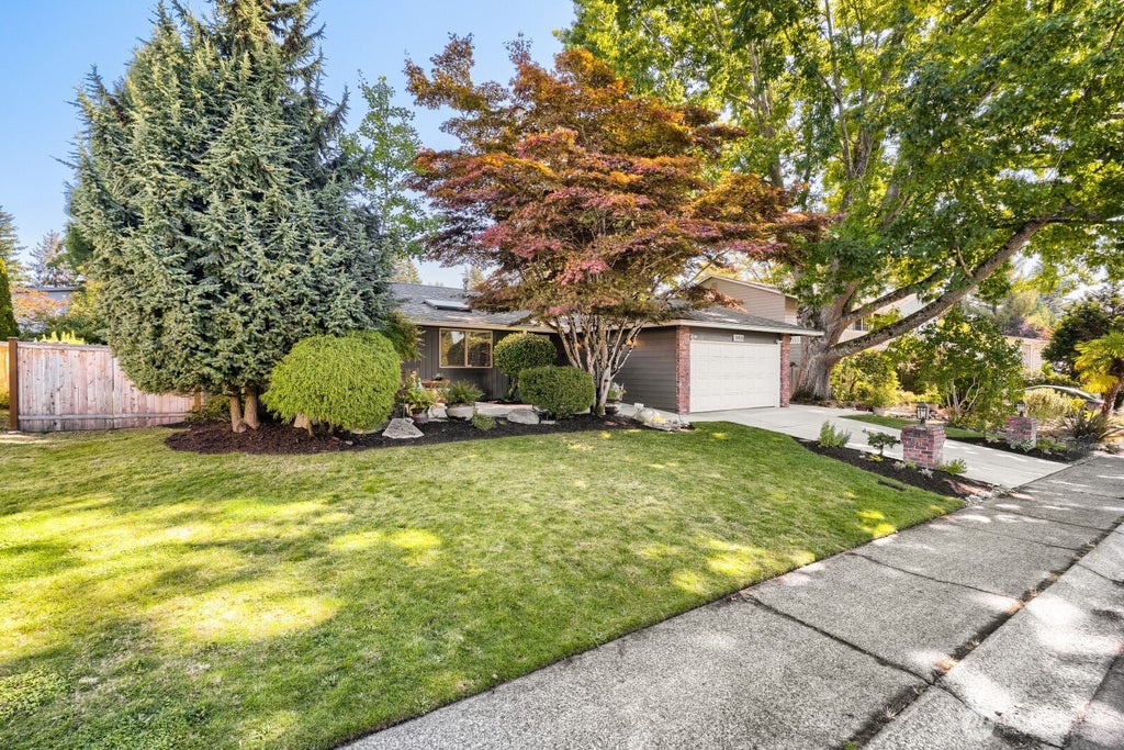 Photo of 13426 117th Avenue NE, Kirkland, WA 98034 (MLS # 2582050)