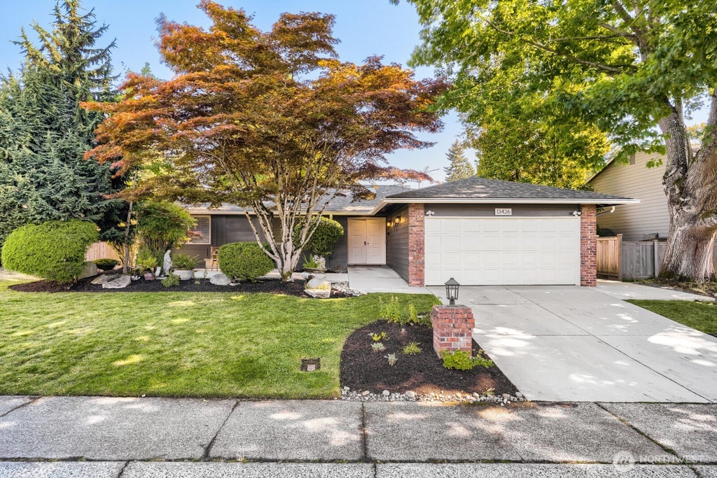 Photo of 13426 117th Avenue NE, Kirkland, WA 98034 (MLS # 2582050)