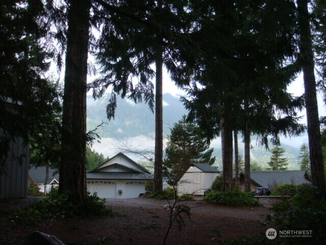 11 N Mt. Seattle Way