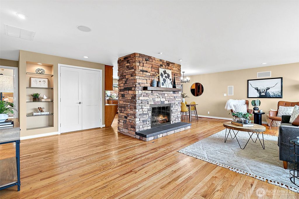 Photo of 108 Monterey Place NE, Renton, WA 98056 (MLS # 2427143)