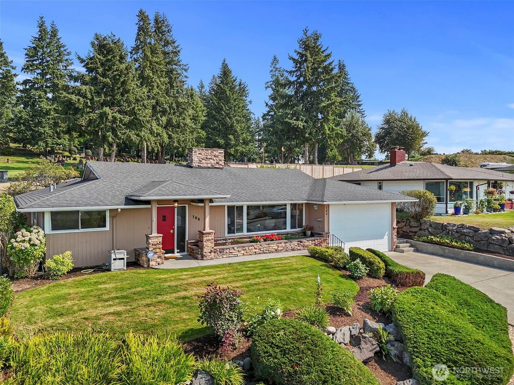 Photo of 108 Monterey Place NE, Renton, WA 98056 (MLS # 2427143)