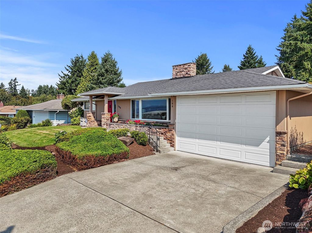 Photo of 108 Monterey Place NE, Renton, WA 98056 (MLS # 2427143)
