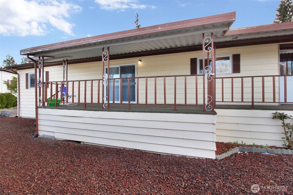 Photo of 620 112th Street SE #174, Everett, WA 98208 (MLS # 2496285)