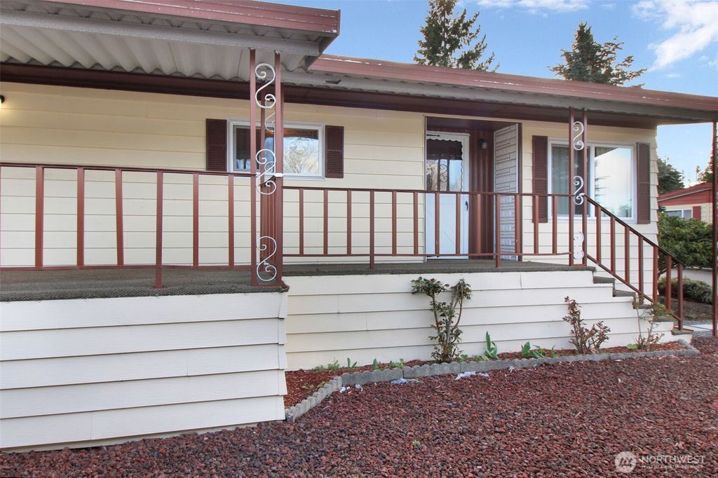 Photo of 620 112th Street SE #174, Everett, WA 98208 (MLS # 2496285)