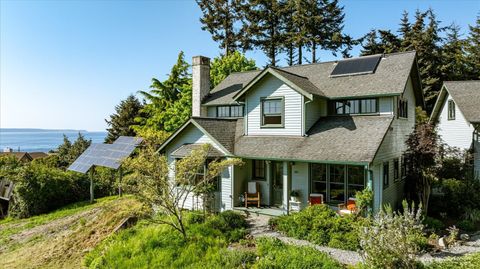 Photo of 321 Windantide Place, Freeland, WA 98249 (MLS # 2523201)