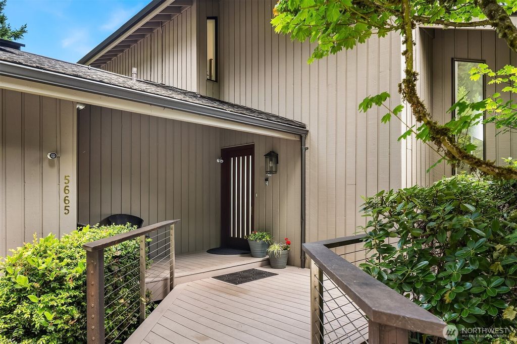 Photo of 5665 E Mercer Way, Mercer Island, WA 98040 (MLS # 2393887)