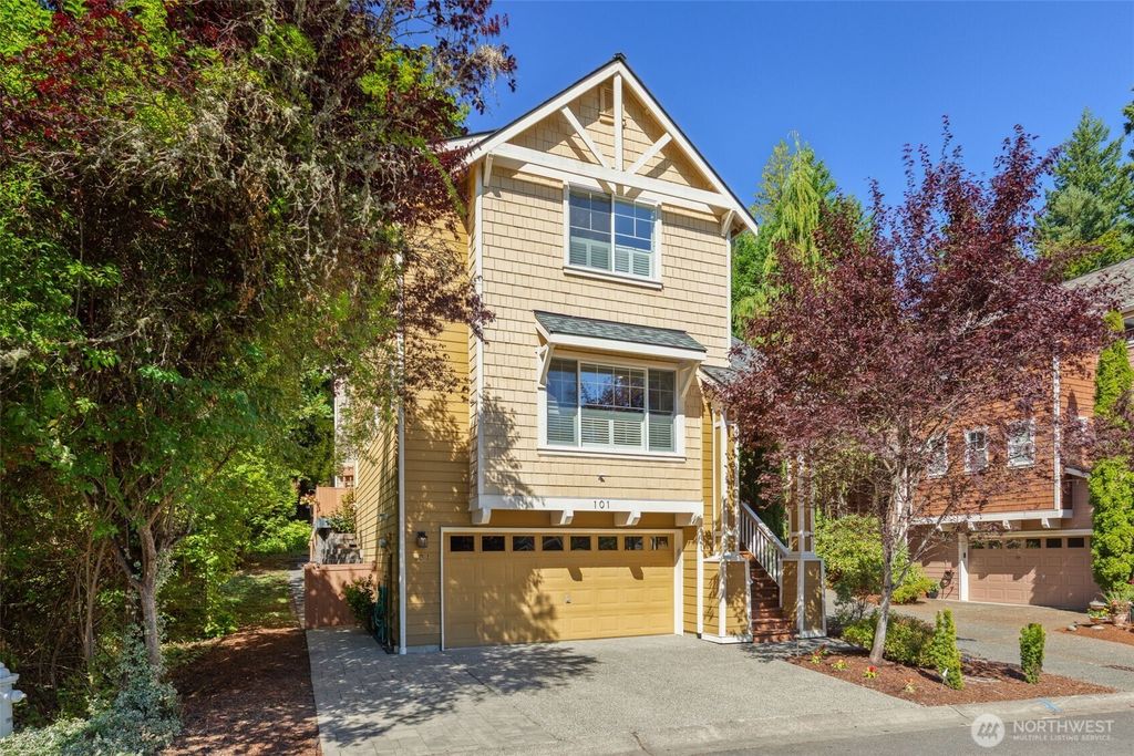 Photo of 101 Sunset Court NW, Issaquah, WA 98027 (MLS # 2419633)