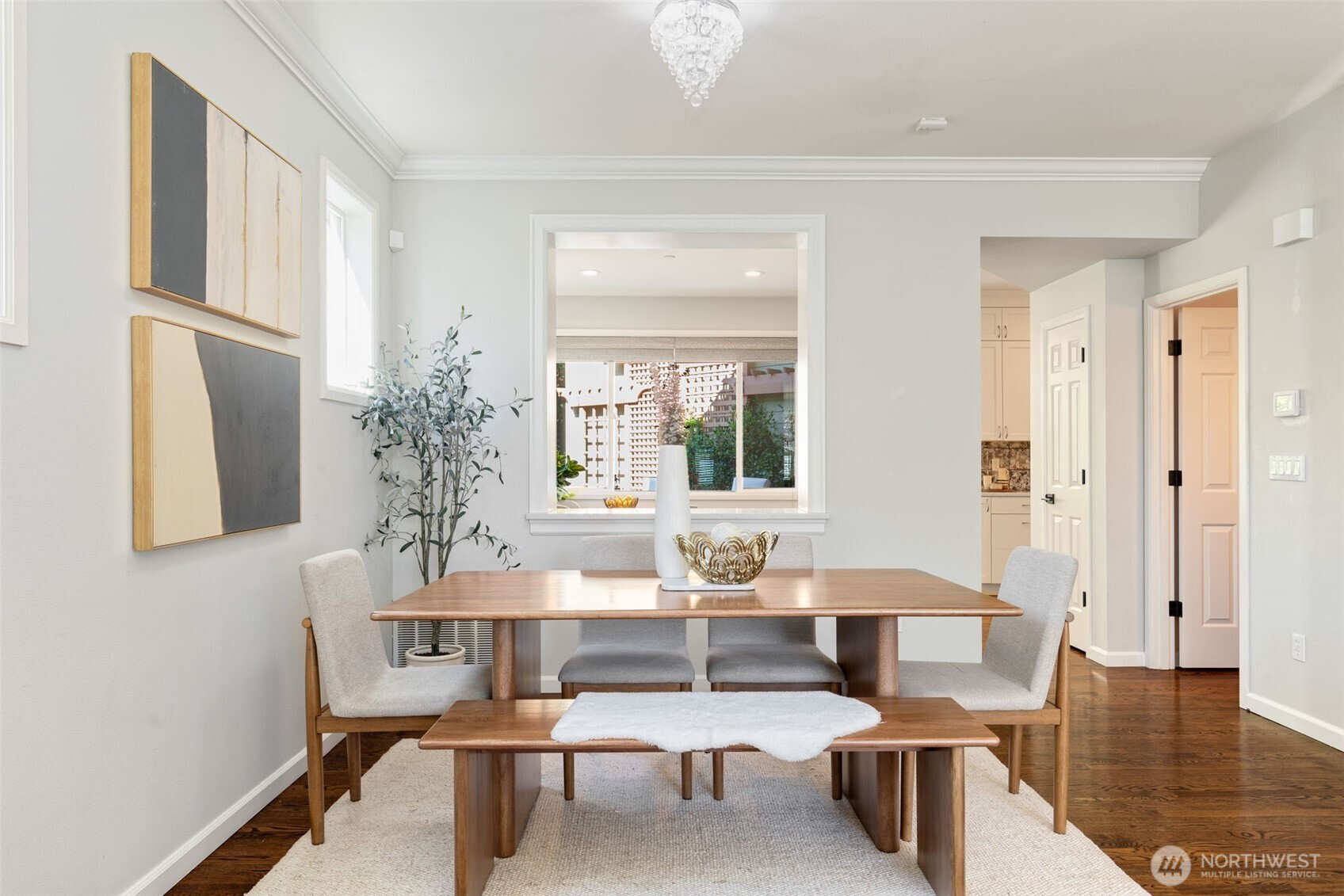 101 Sunset Court NW
