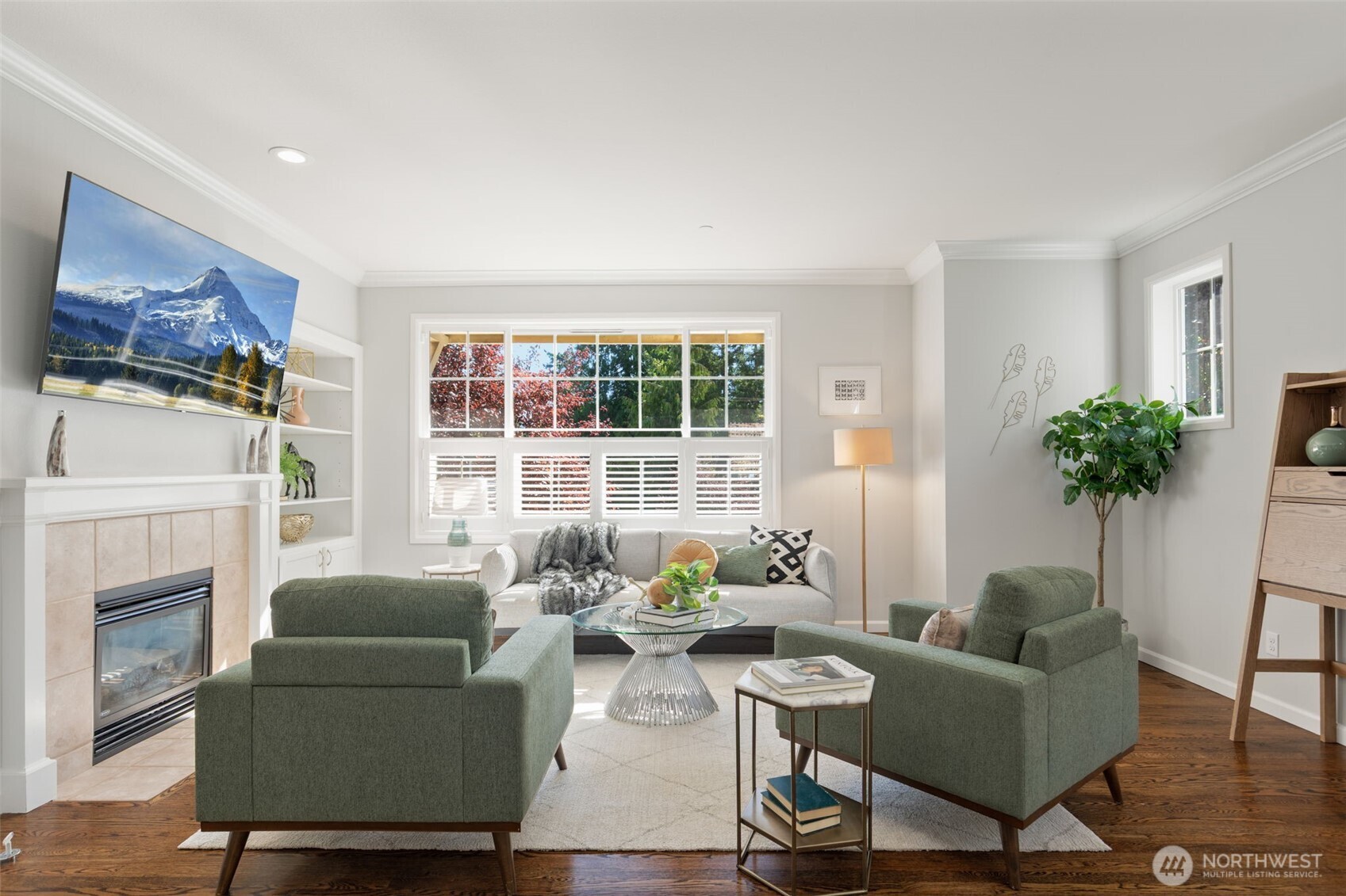 101 Sunset Court NW